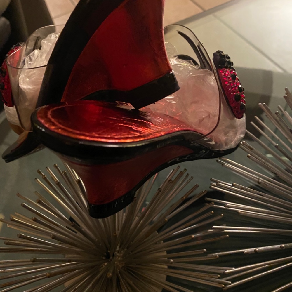 Sandals - Picture 3 of 3